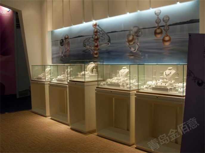 木質(zhì)烤漆珠寶展柜1